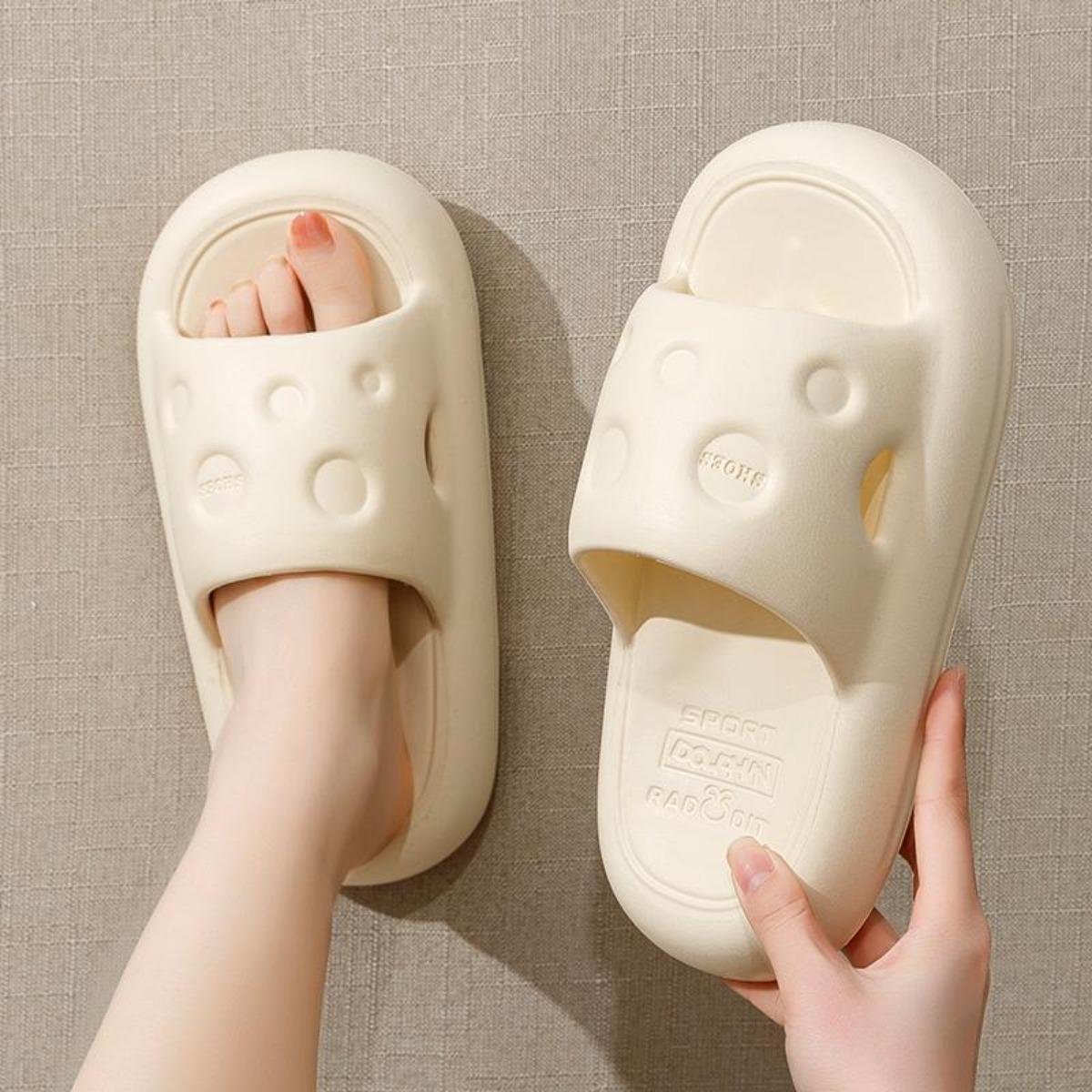 Women's Thick-Soled Sandals Summer Soft-Soled Indoor Silent Anti-Slip Household Simple Comfortable Slippers for Height Increasing Outdoor Wear