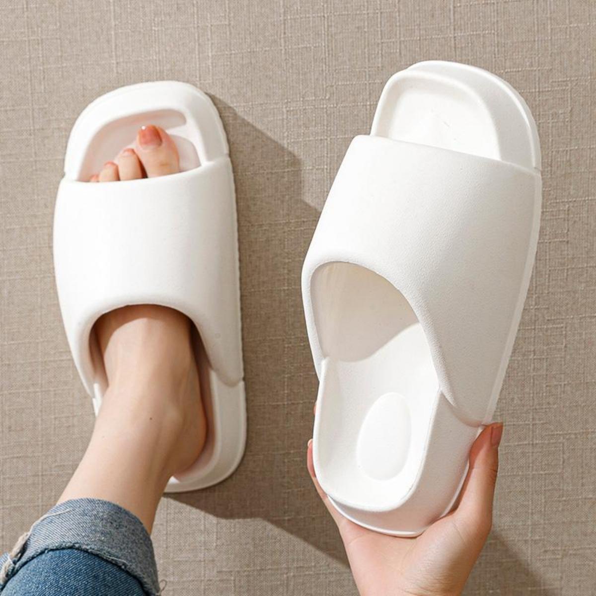 2023 New Slippers Women's Summer Outdoor Non-Slip Bathroom Bath Eva Thick Bottom Indoor Home Men's Sandals Summer