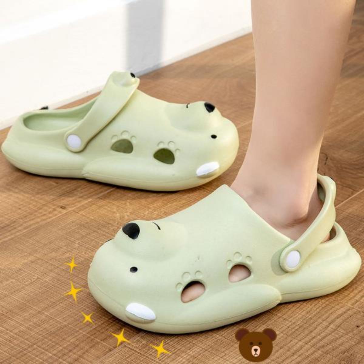 Hole Shoes Women's Slippers for Outdoor Wear Summer Cute Home Couple Thick Bottom Non-Slip New Closed Toe Anti-Collision Sandals for Men