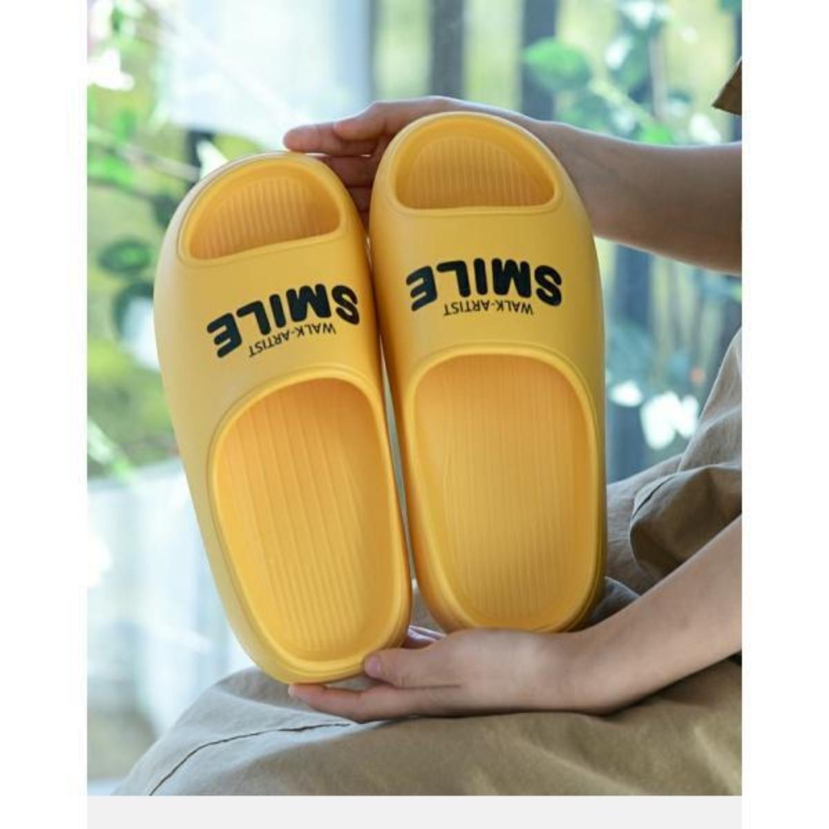 Super Thick Bottom Slippers for Women Summer Outdoor Wear Home Non-Slip Bathroom Home Soft Bottom Couple Slippers for Men Summer